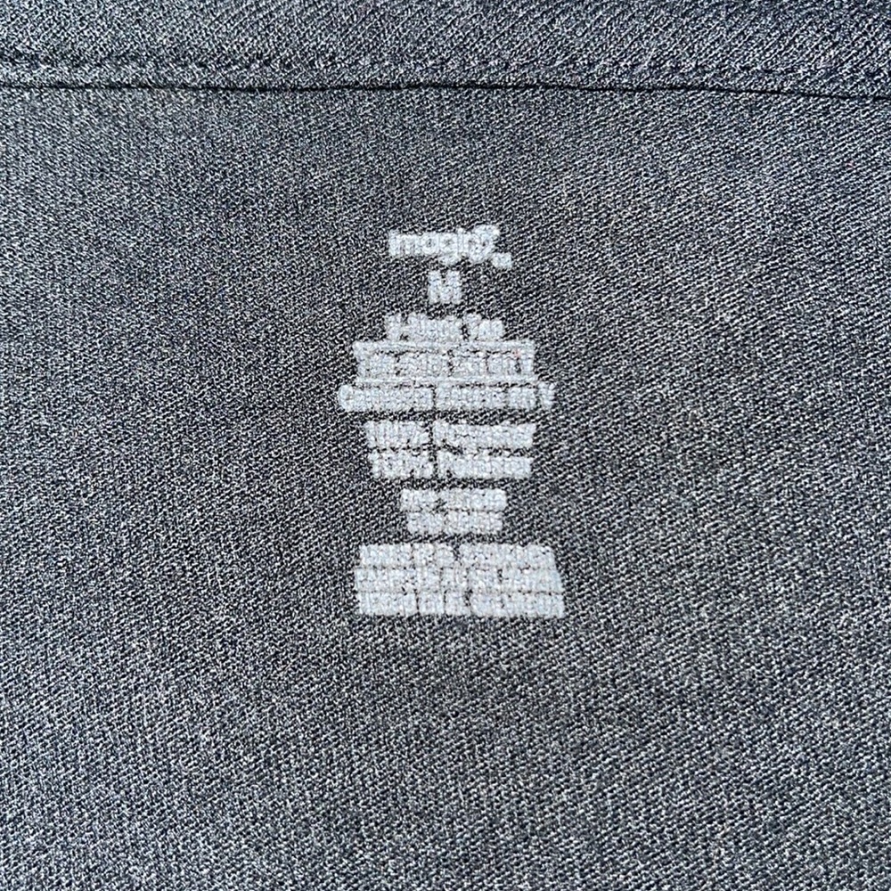 Plain black V Neck - Picture 2 of 3